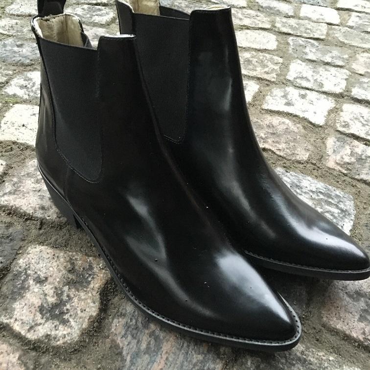IVYLEE STELLA POINTY ANKLE BOOT SORT GLANS